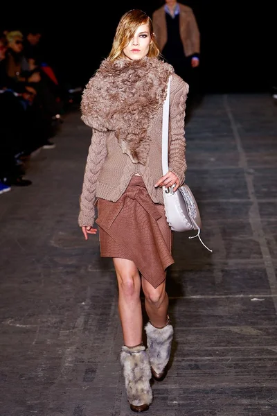 Look 29